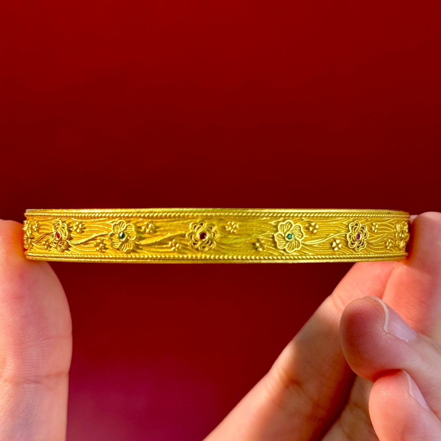 Silver-Plated Gold "Flower & Diamond Inlaid" Chinese-Style Bangle – Gilded Elegance, Light Luxury Auspicious Ornament on Wrist | POD Customizable