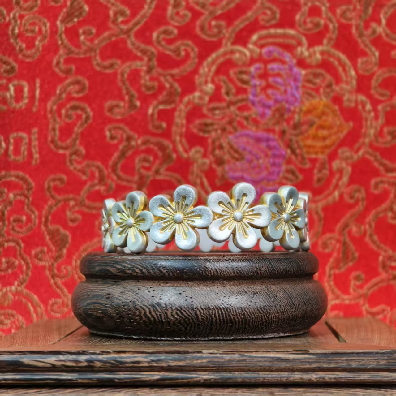 Luxury Daisy-Patterned Gold-Plated Bracelet Sterling Silver Traditional-Style Bangle Ideal Gift | POD Customizable