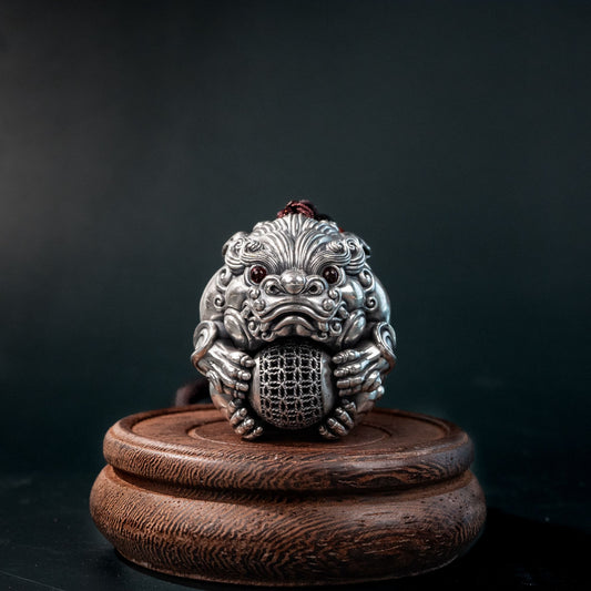 Antique-Finished Silver Pi Xiu Holding a Ball Handle Pendant Simple Style Handcrafted Necklace | POD Customizable