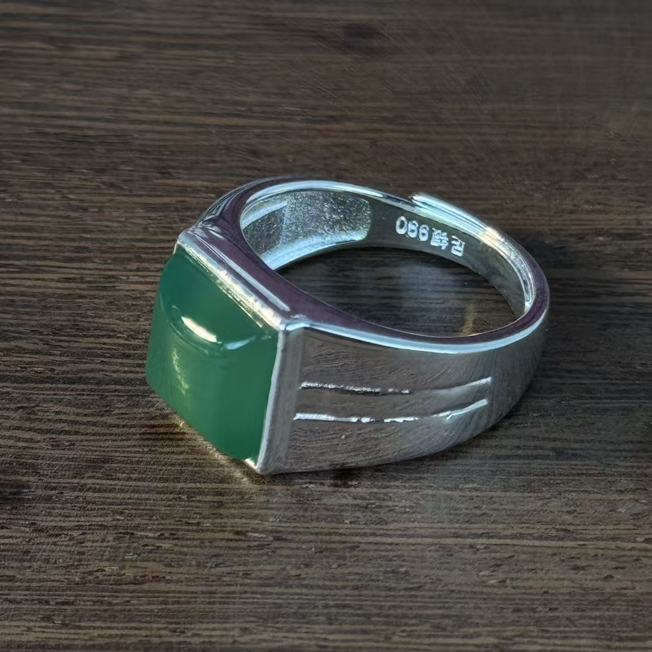 Solid Silver Inlaid Green Agate Ring – Adorn Your Fingertips with Retro Texture and Oriental Elegance | POD Customizable