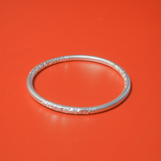 Solid-Closure Minimalist Bangle with Auspicious Cloud Design Traditional Gold-Outlined Scroll Pattern Sterling Silver Bracelet Gift | POD Customizable