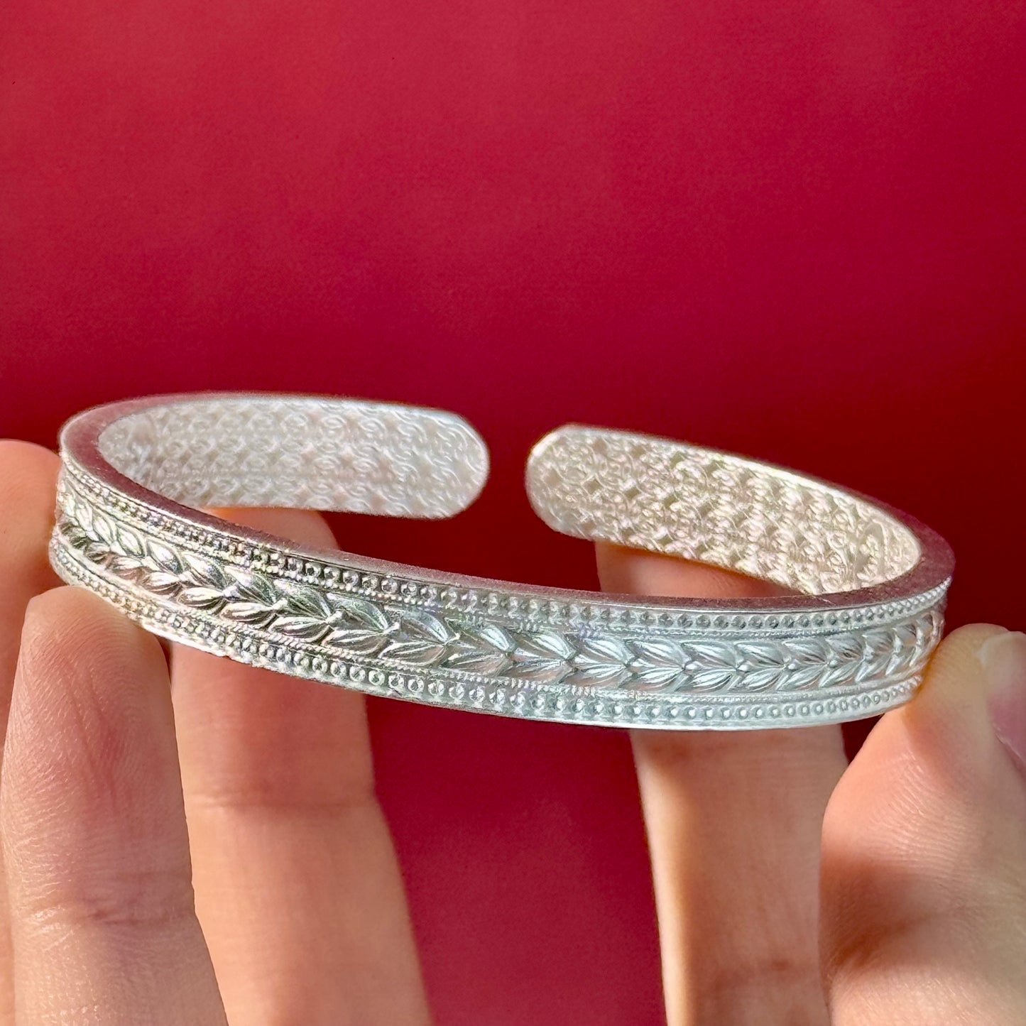 Silver "Intertwined Branch Weave Pattern" Wide Open Bangle – Elegance Hides in Texture, Retro Sophistication on Wrist | POD Customizable