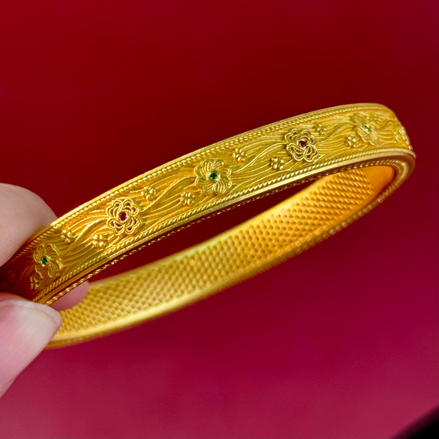 Silver-Plated Gold "Flower & Diamond Inlaid" Chinese-Style Bangle – Gilded Elegance, Light Luxury Auspicious Ornament on Wrist | POD Customizable