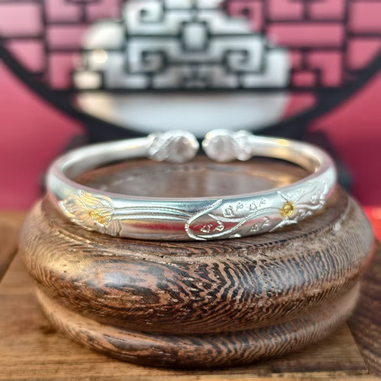 Solid Silver Ancient Craft Carved Lotus Bracelet – Tuck the Fragrance of Jiangnan Lotus into Wrist Gentleness | POD Customizable