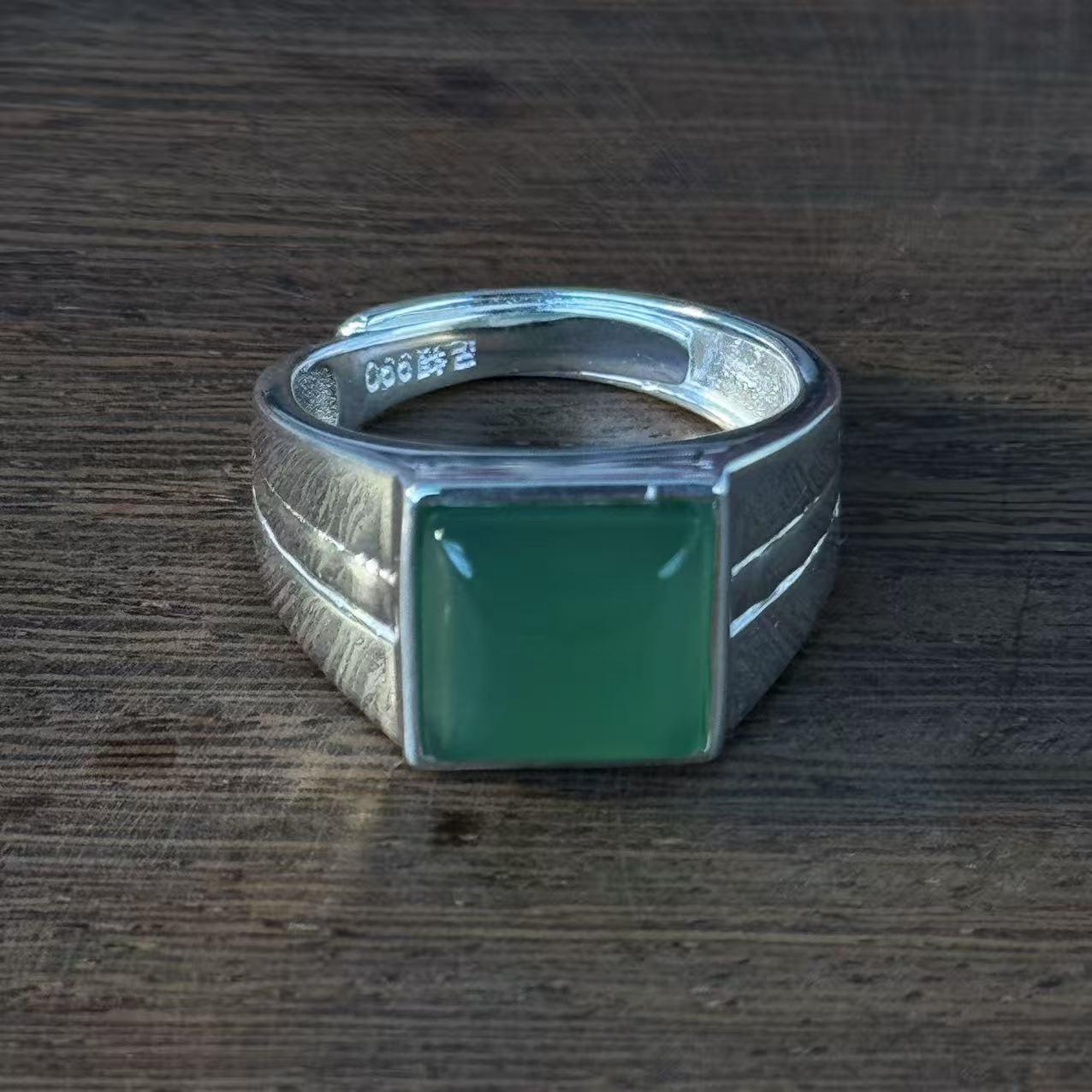 Solid Silver Inlaid Green Agate Ring – Adorn Your Fingertips with Retro Texture and Oriental Elegance | POD Customizable