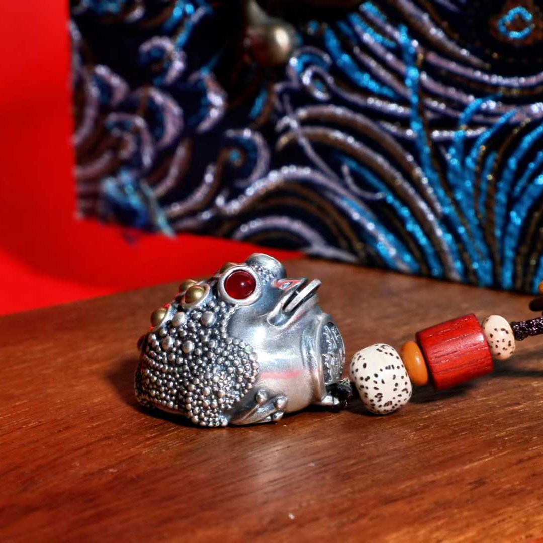 Solid Silver 999 Three-Legged Toad Keychain – Carry the "Rolling Wealth" Fortune as a Collectible Lucky Charm | POD Customizable