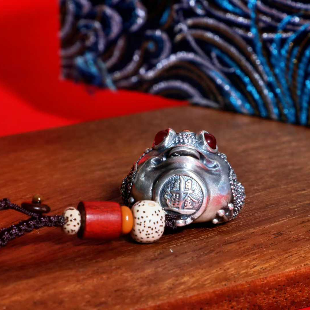 Solid Silver 999 Three-Legged Toad Keychain – Carry the "Rolling Wealth" Fortune as a Collectible Lucky Charm | POD Customizable